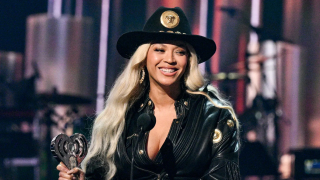 Лучшие пластинки 2025 года: главные альбомы, которые стоит добавить в коллекцию