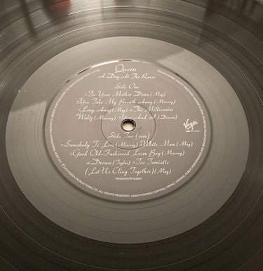 Queen - A Day At The Races - фото 9