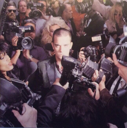 Robbie Williams &ndash; Life Thru A Lens - фото 1