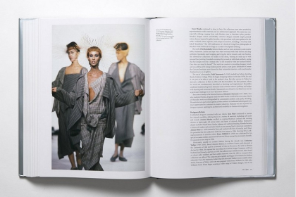The History of Modern Fashion - фото 10