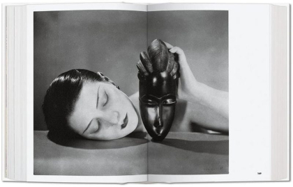 Photo Icons. 50 Landmark Photographs and Their Stories - фото 2