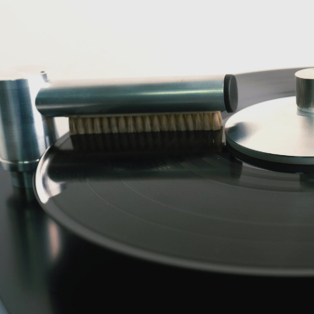 Услуга мойки виниловой пластинки + новый конверт Услуга мойки виниловой пластинки + новый конверт